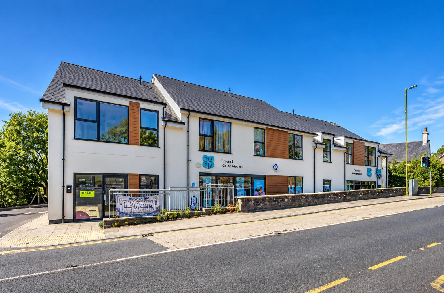 Commercial Road, Machen